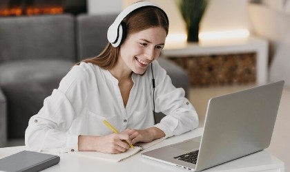 communication How to engage students in online learning